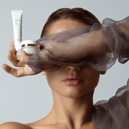 Hyalogy Platinum Face Cream. Prabangus50 ml - atjauninatis švytėjimą suteikiantis kremas Forlle&