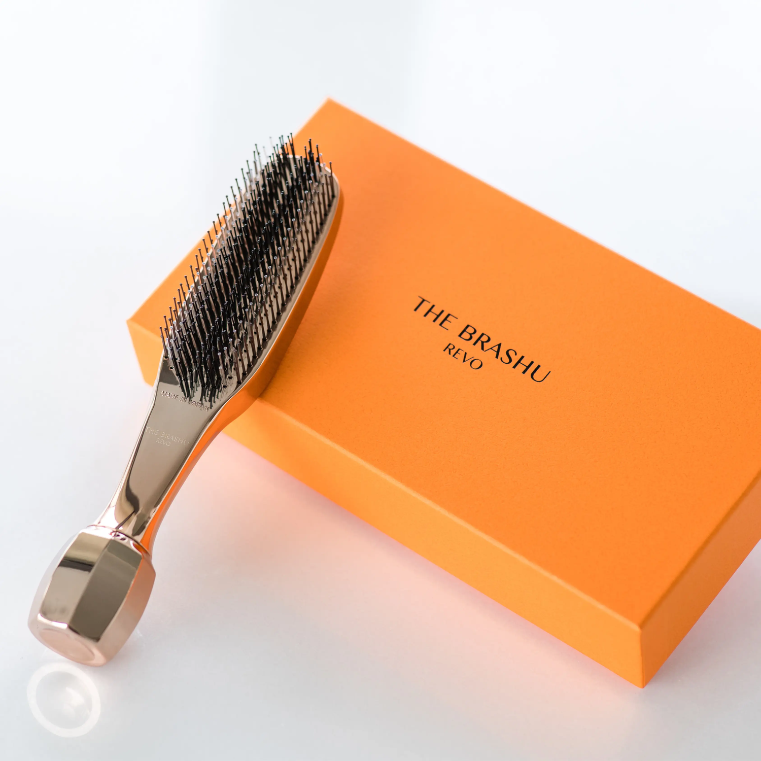 Dr. Scalp THE Brashu Šukos REVO. Naujos kartos plaukų šukos Dr. Scalp