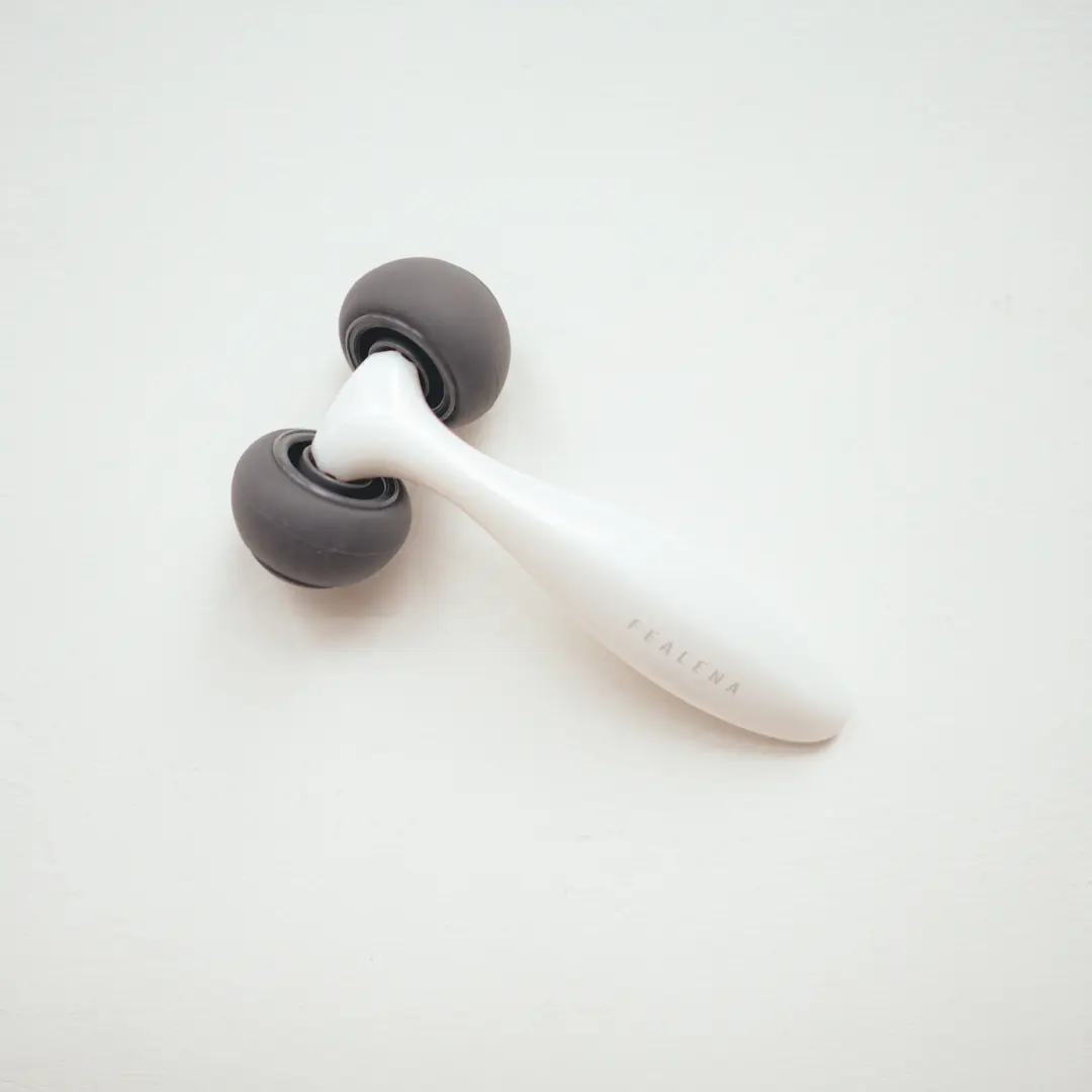 FEALENA Lift Roller – mineralais praturtintas masažuoklis veidui ir kūnui Fealena