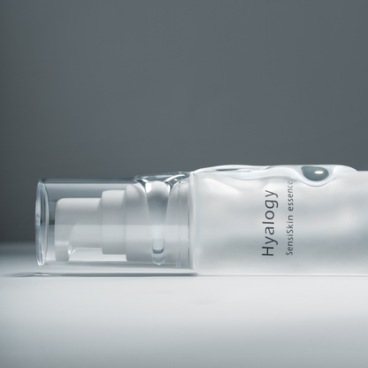 Hyalogy SensiSkin Essence. Raminamoji esencija jautriai ir paraudusiai odai, 30 ml
