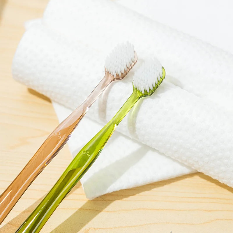 ITO Toothbrush Classic Olive. Premium dantų šepetėlis alyvuogių žalios spalvos