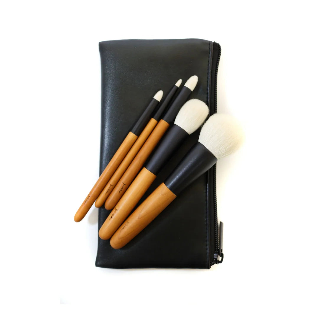 Yoshiki 5-piece set. Makeup brush set.